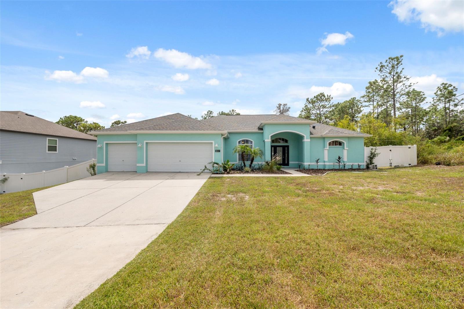ROYAL HIGHLANDS - Residential
