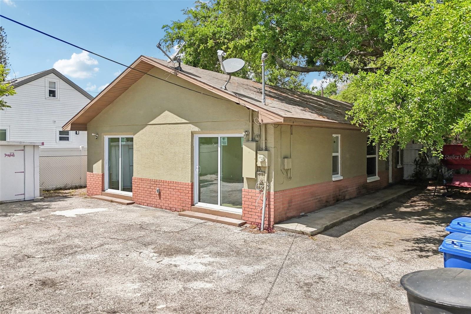 FLORAL VILLA ESTATES - Residential