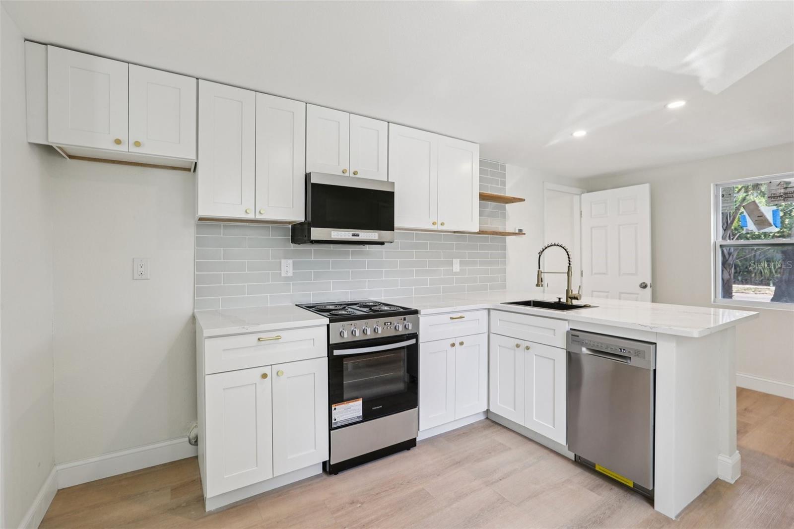 FLORAL VILLA ESTATES - Residential