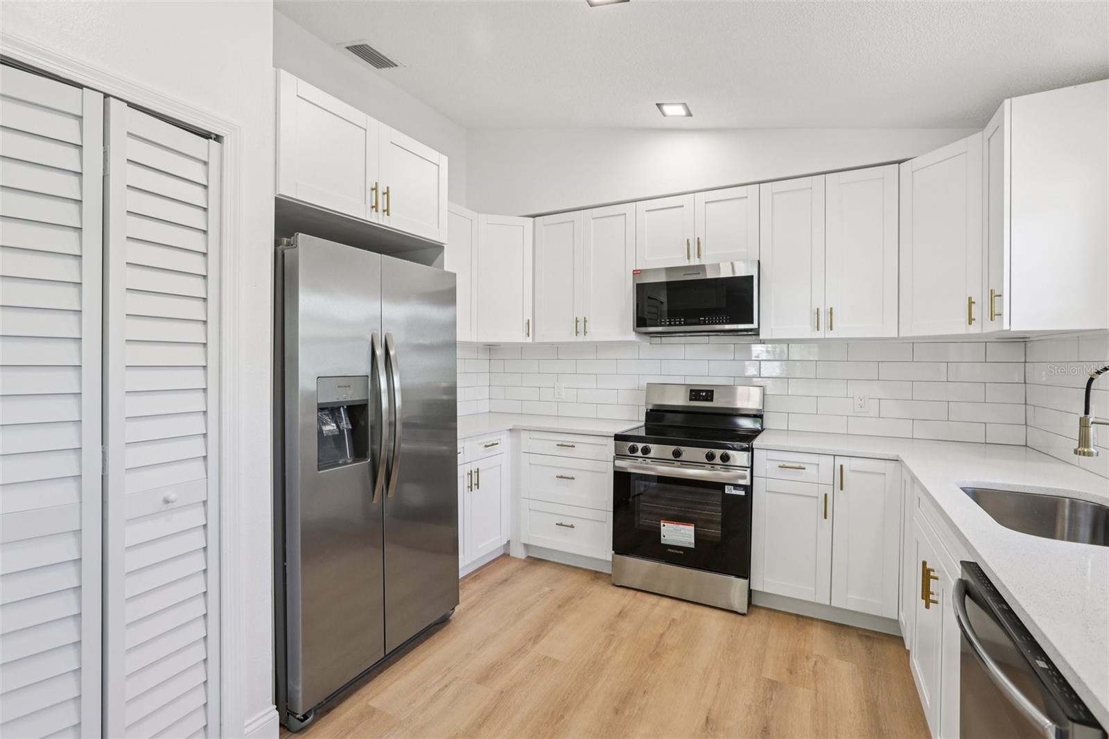 FLORAL VILLA ESTATES - Residential