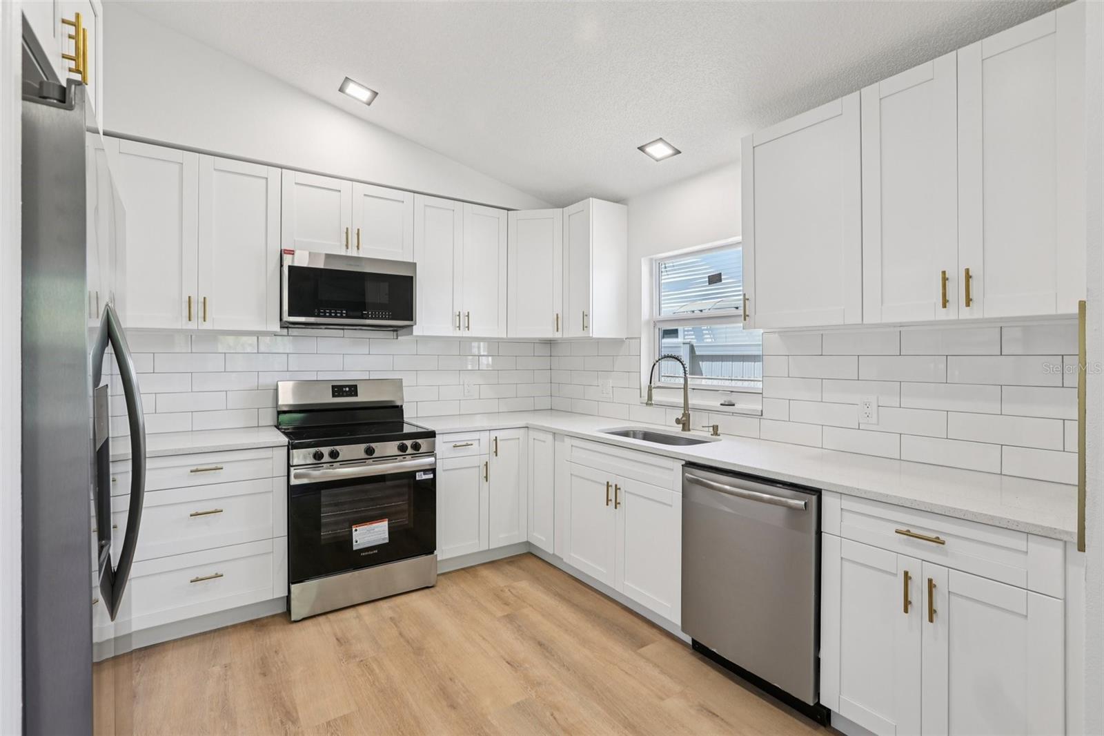 FLORAL VILLA ESTATES - Residential