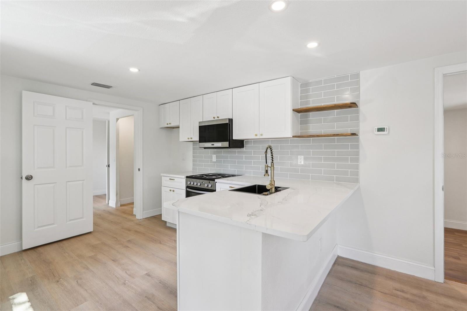 FLORAL VILLA ESTATES - Residential