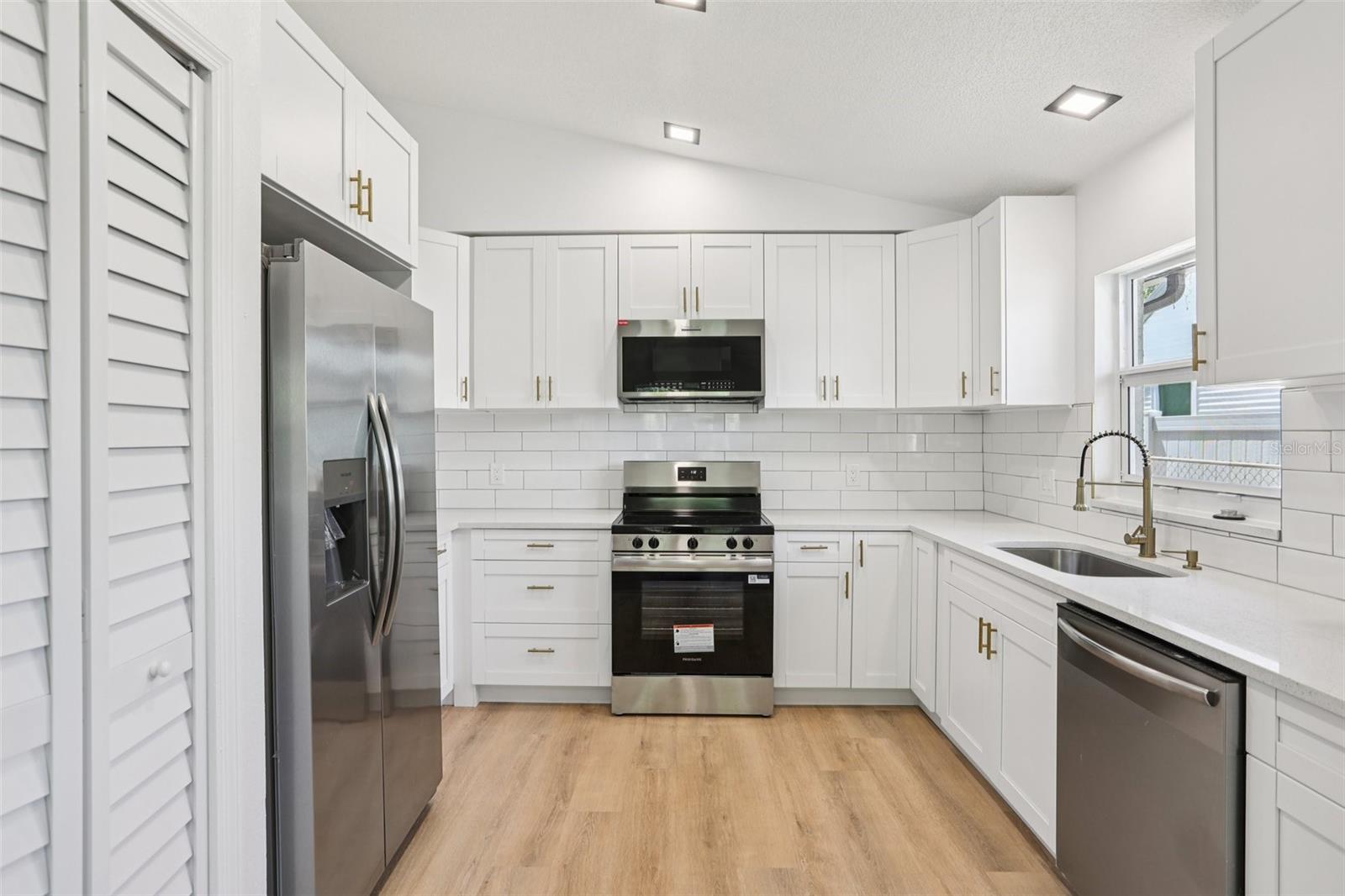 FLORAL VILLA ESTATES - Residential