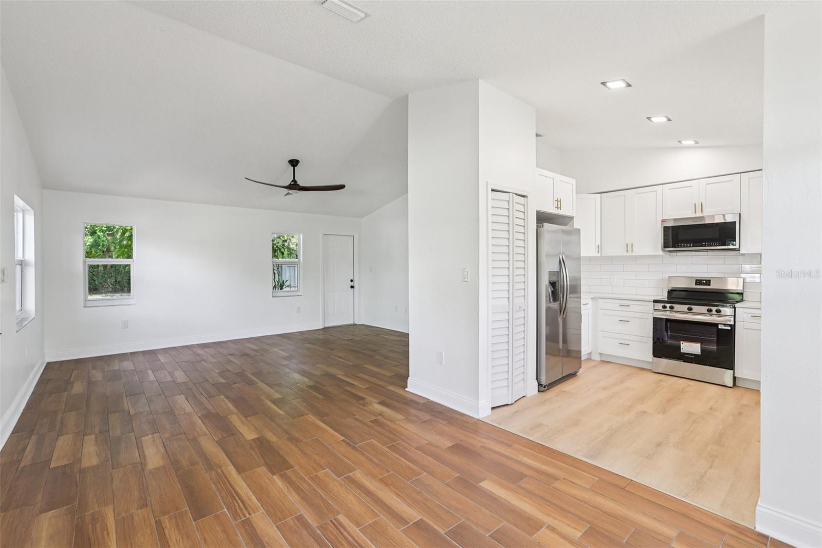 FLORAL VILLA ESTATES - Residential