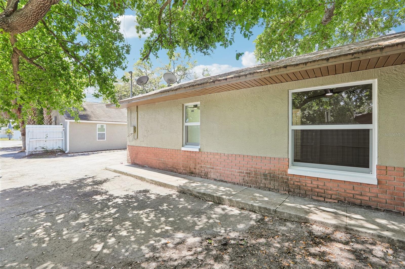 FLORAL VILLA ESTATES - Residential