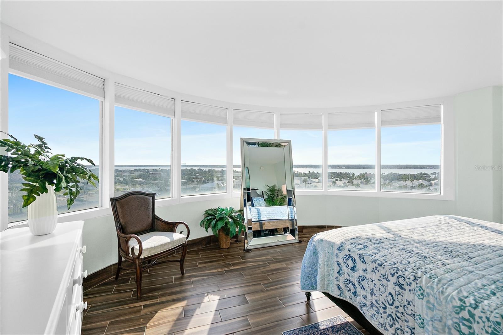 PECK PLAZA - Residential