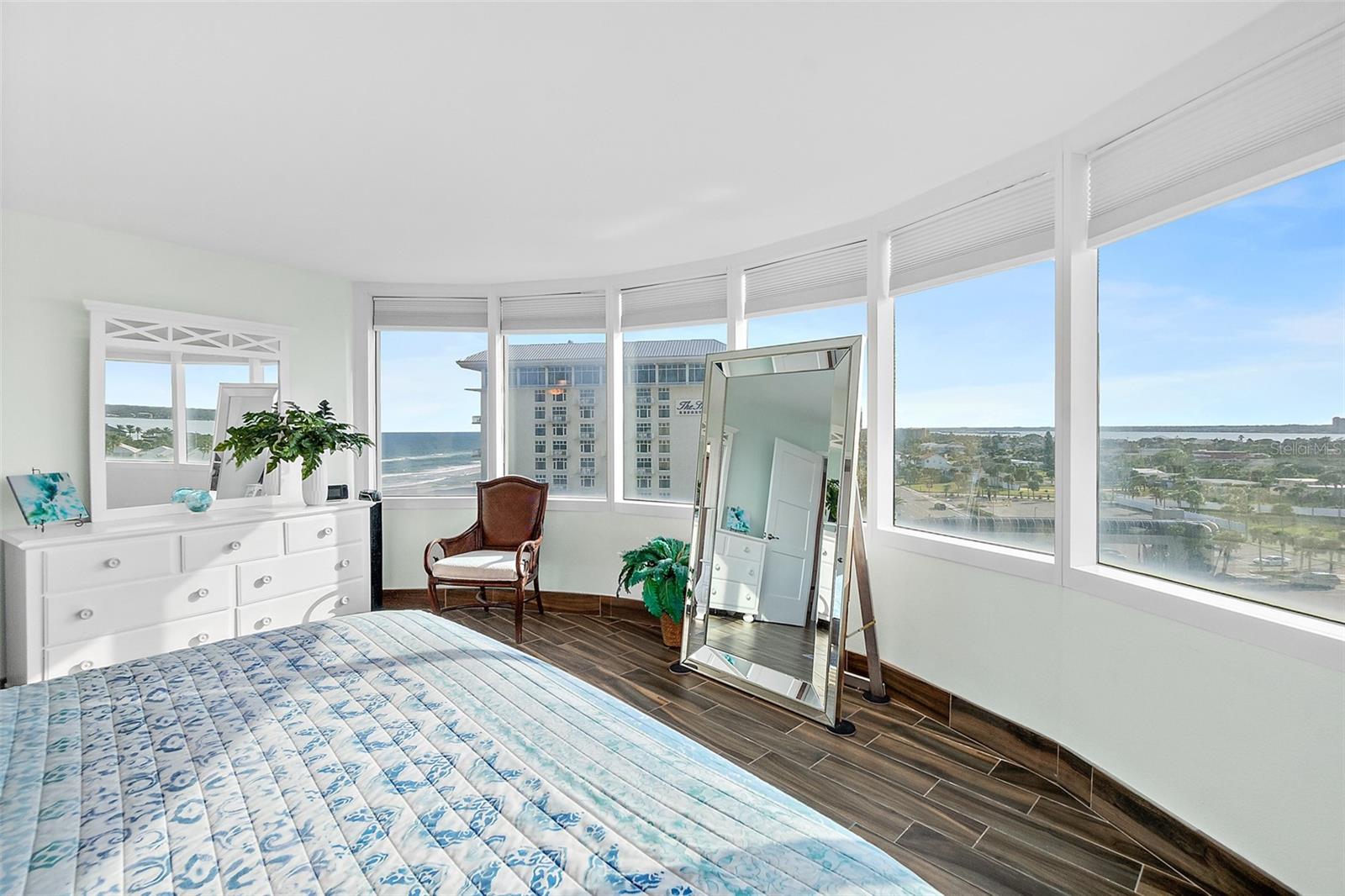 PECK PLAZA - Residential