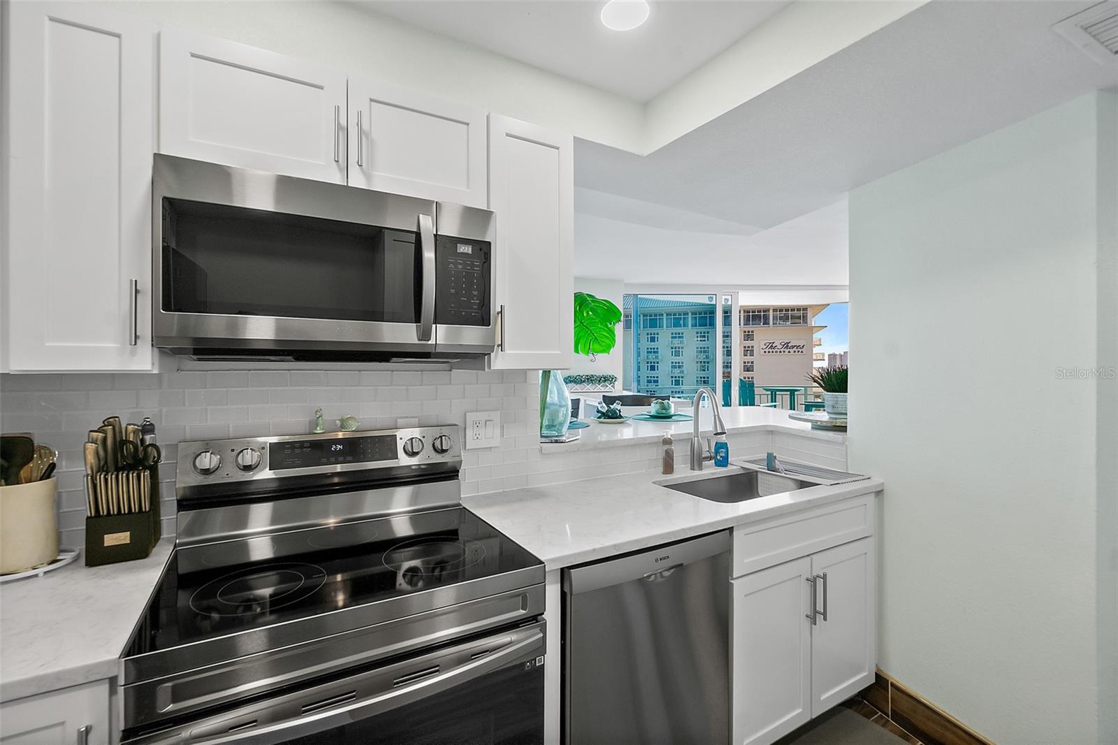 PECK PLAZA - Residential