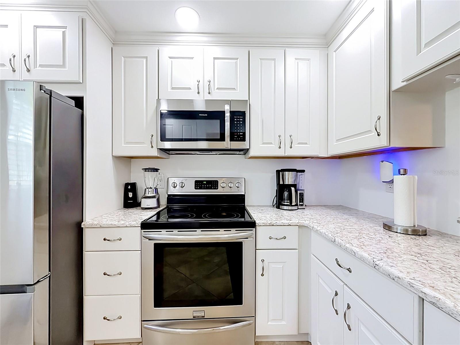 RUSTLEWOOD AT COUNTRYSIDE CONDO - Residential
