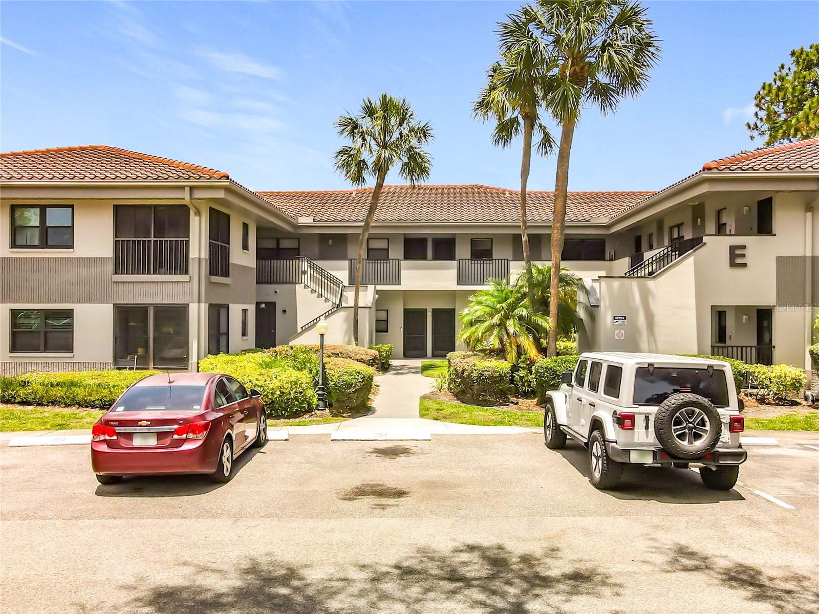 RUSTLEWOOD AT COUNTRYSIDE CONDO - Residential