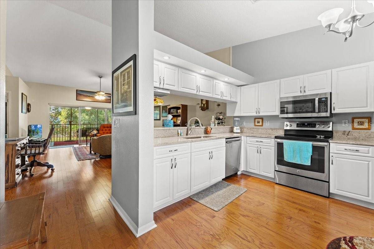 BAY POINTE VILLAS CONDO - Residential