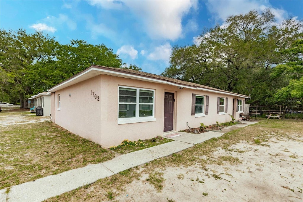Photo of 1702 Birchwood Circle, Leesburg, FL 34748 (MLS # TB8504077)