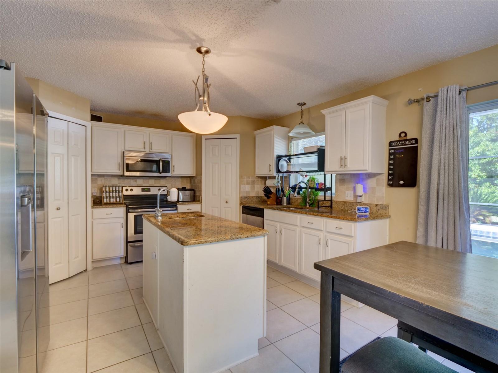 MALLORY SQUARE PH 01 - Residential