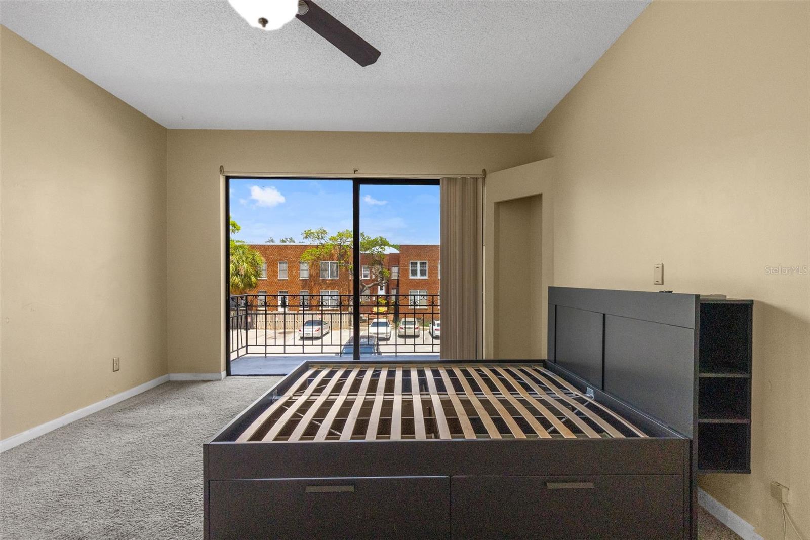 BAYSHORE ROYAL CONDO - Residential