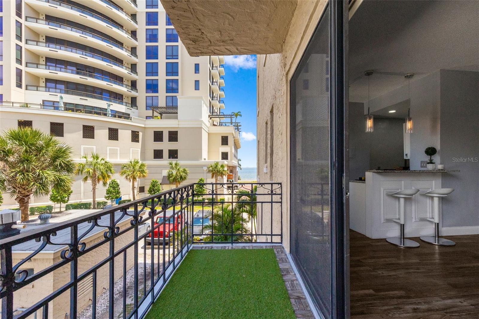 BAYSHORE ROYAL CONDO - Residential