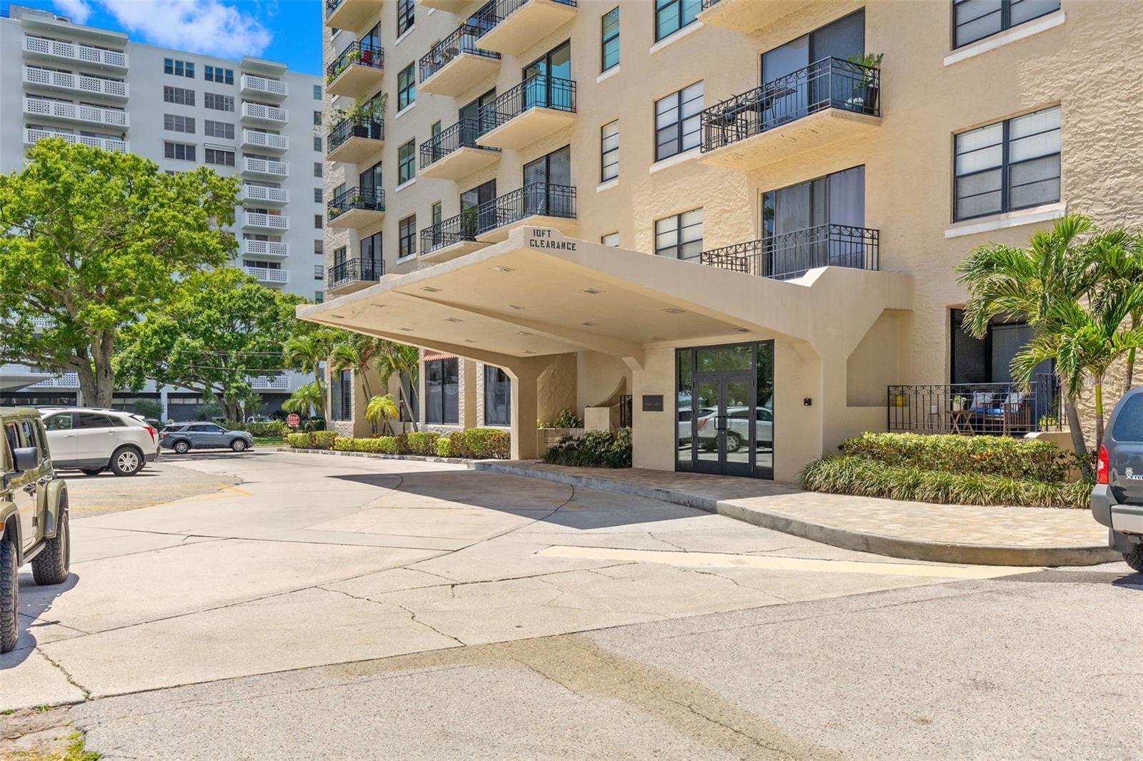 BAYSHORE ROYAL CONDO - Residential