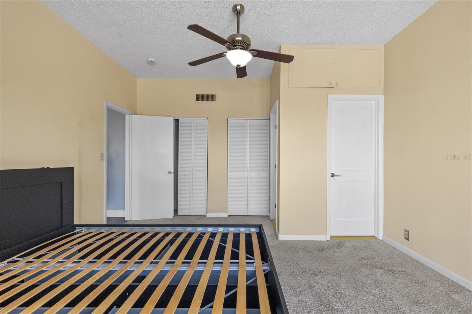 BAYSHORE ROYAL CONDO - Residential