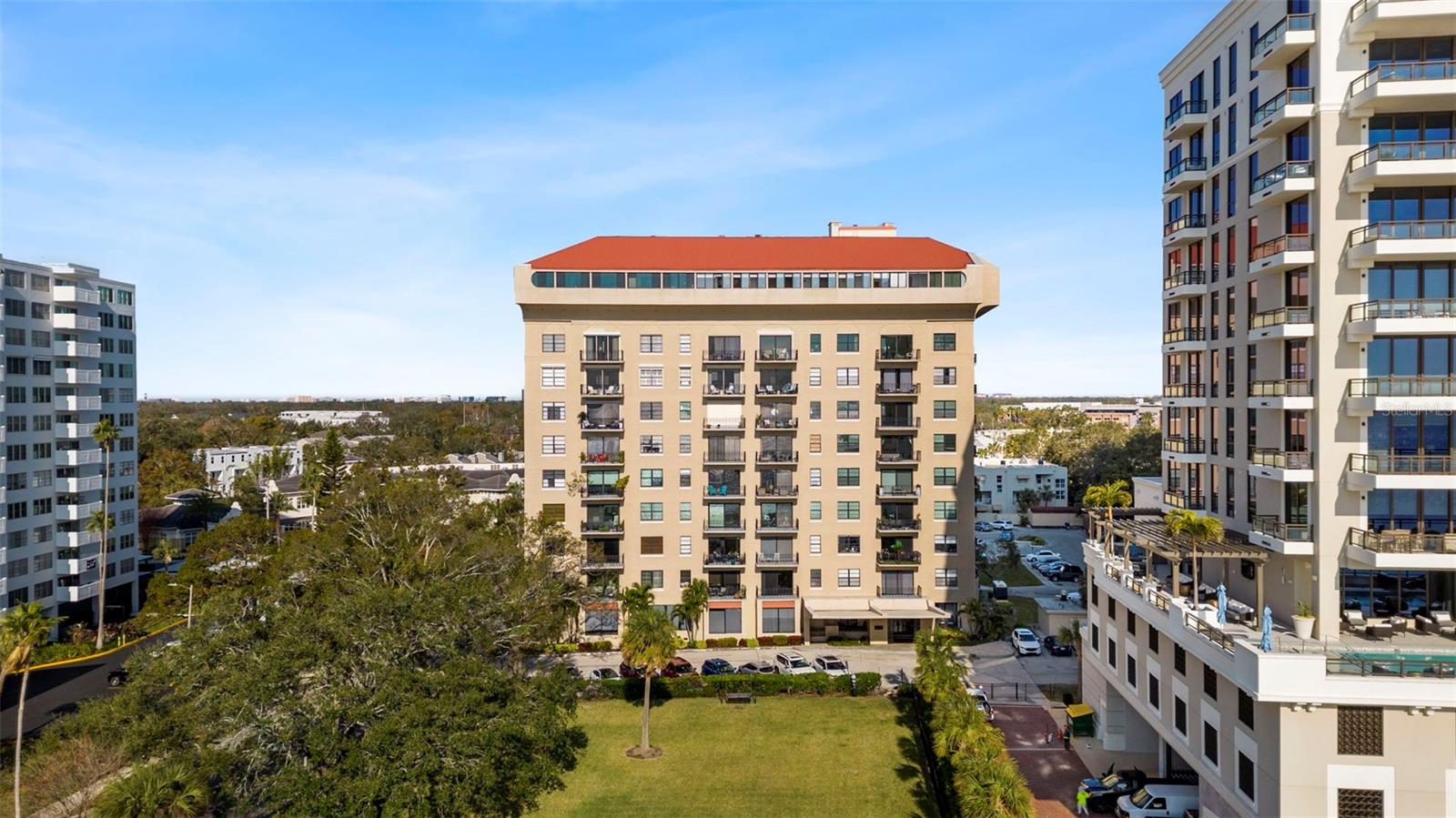 BAYSHORE ROYAL CONDO - Residential