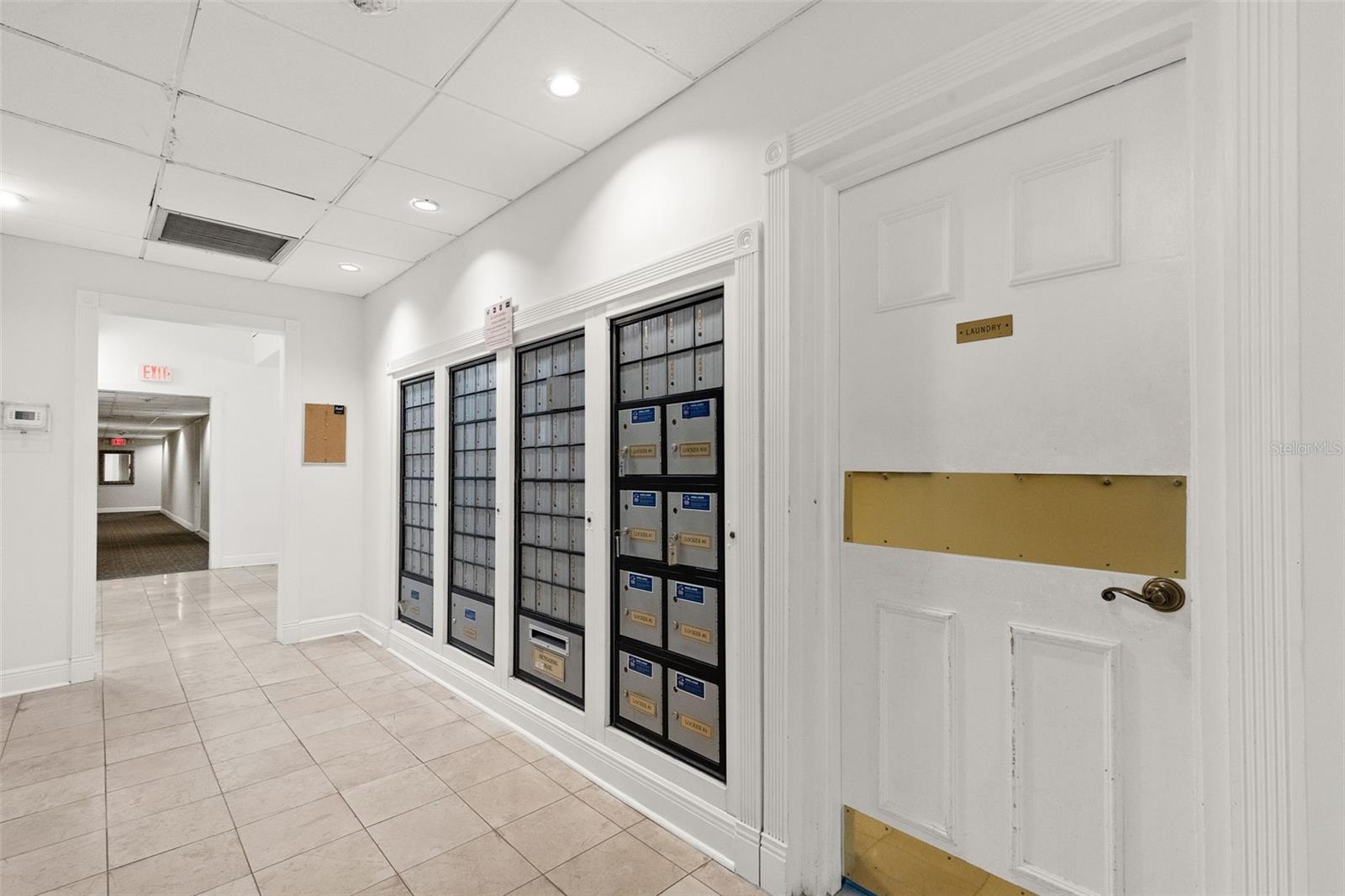 BAYSHORE ROYAL CONDO - Residential