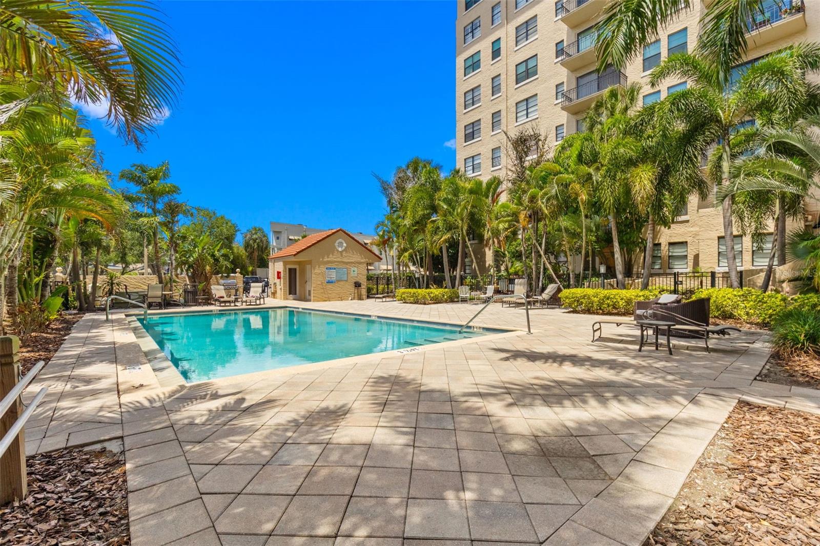 BAYSHORE ROYAL CONDO - Residential