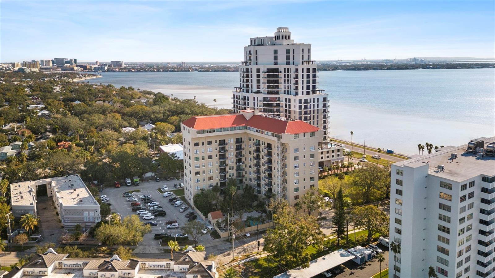 BAYSHORE ROYAL CONDO - Residential