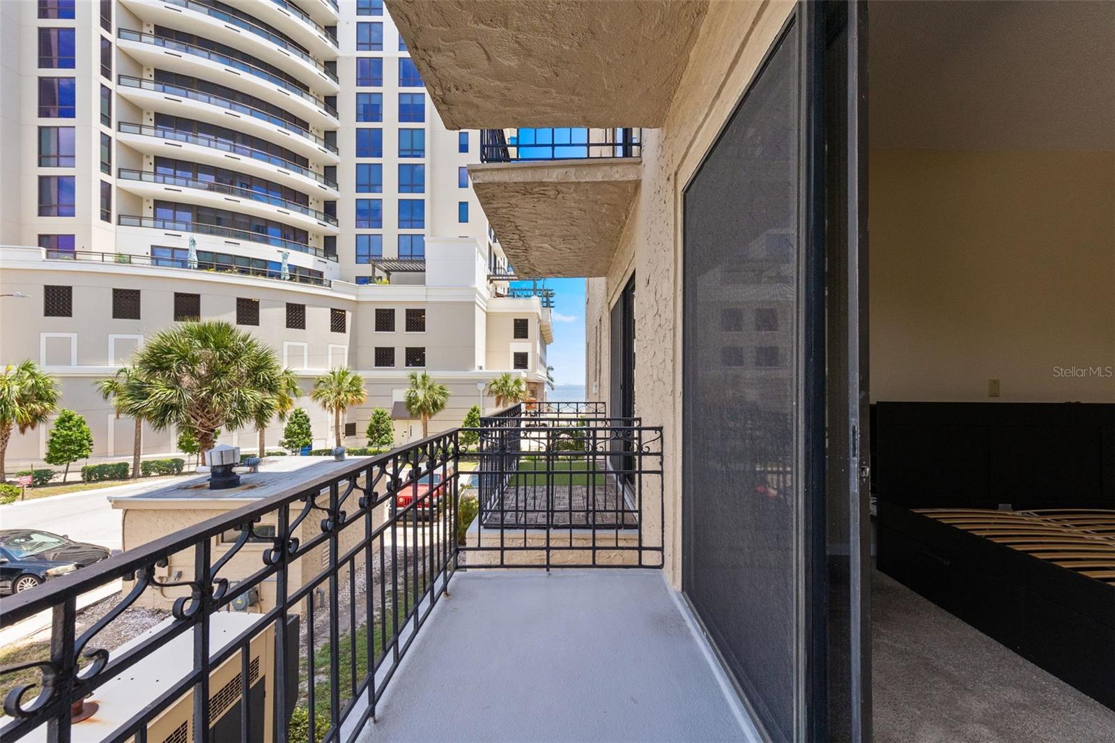BAYSHORE ROYAL CONDO - Residential