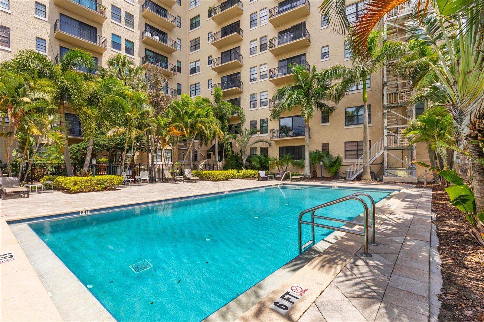 BAYSHORE ROYAL CONDO - Residential