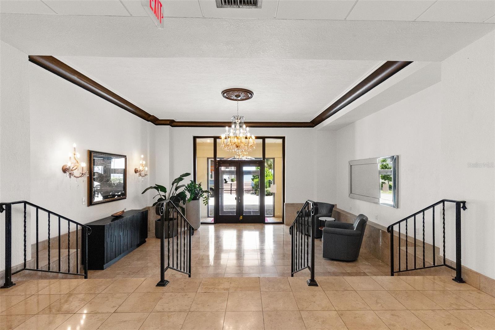 BAYSHORE ROYAL CONDO - Residential