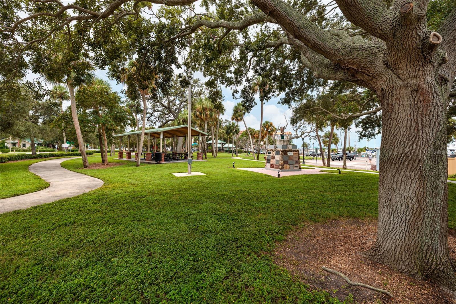 VICTORIA PLACE CONDO - Residential Lease