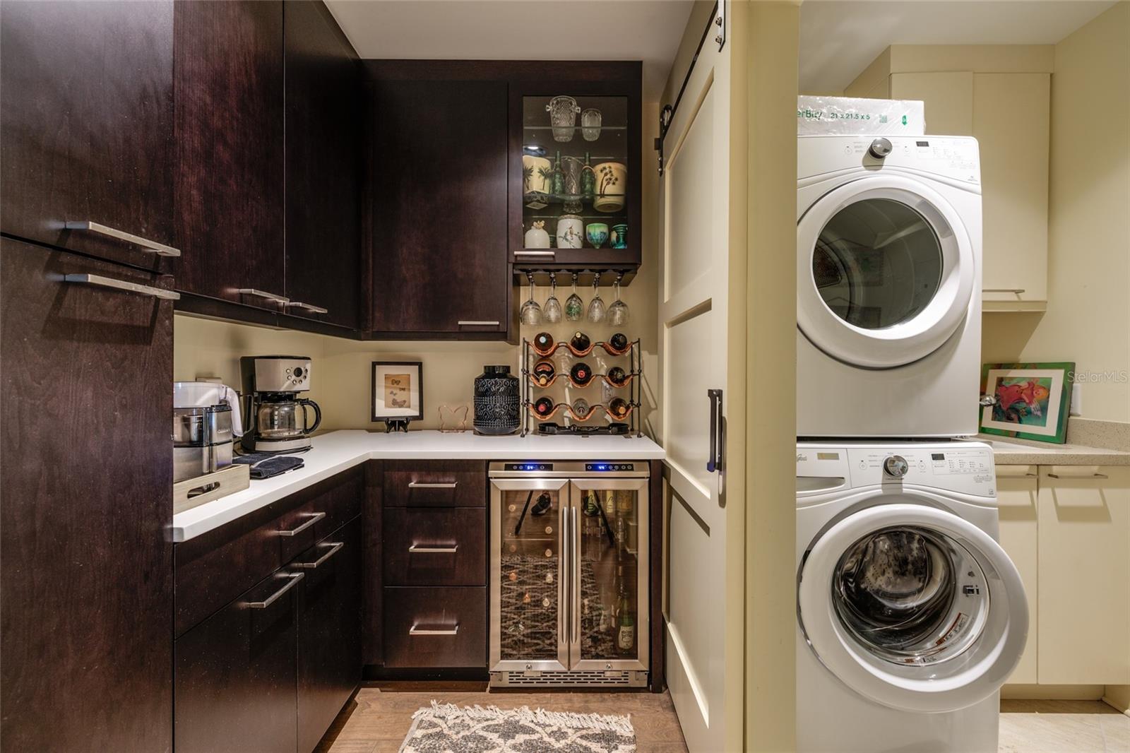 VICTORIA PLACE CONDO - Residential Lease