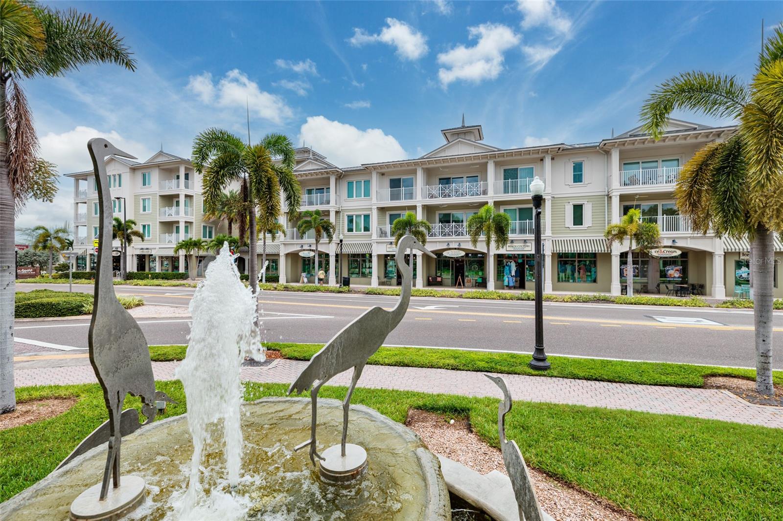 VICTORIA PLACE CONDO - Residential Lease