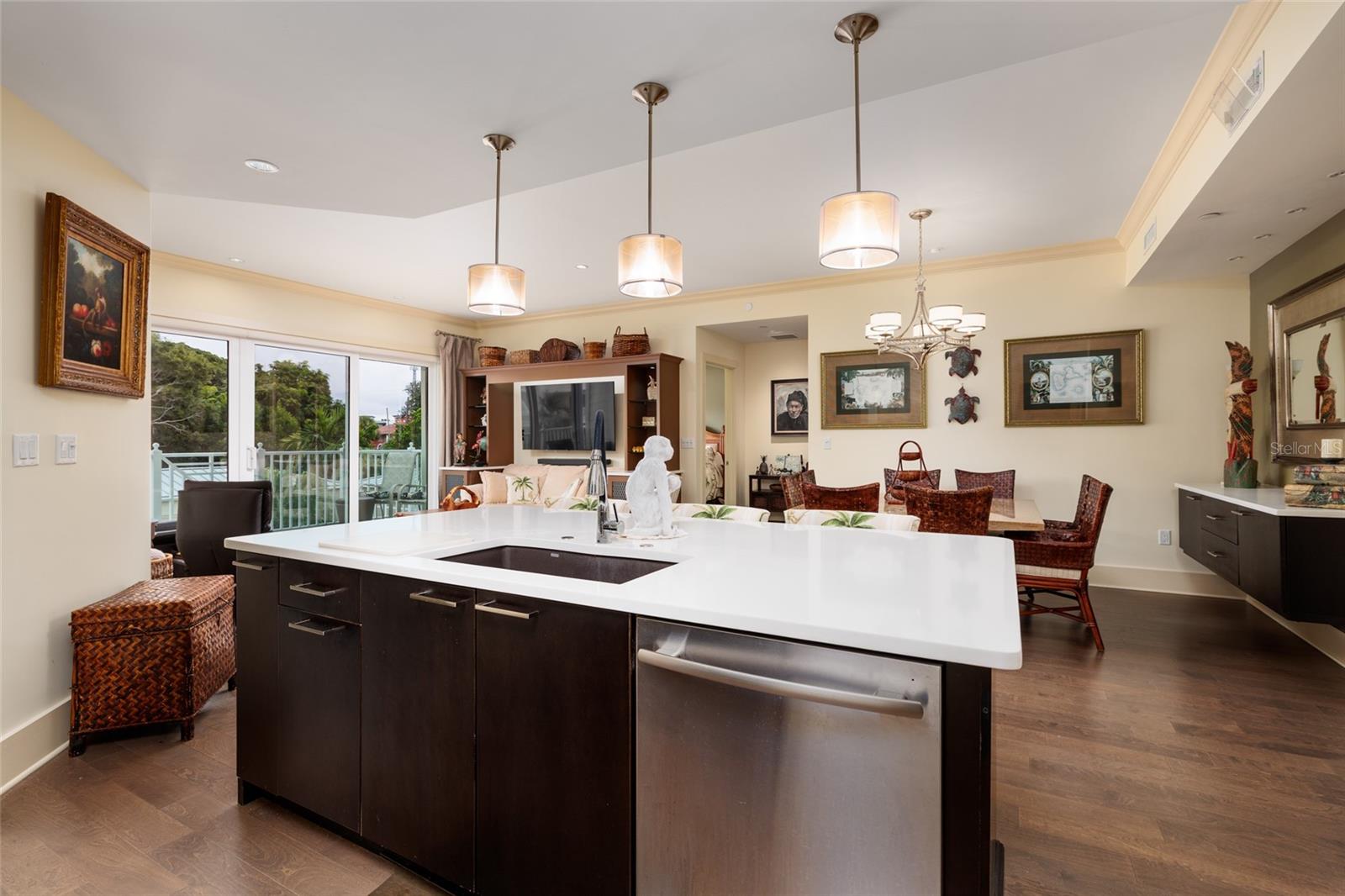 VICTORIA PLACE CONDO - Residential Lease