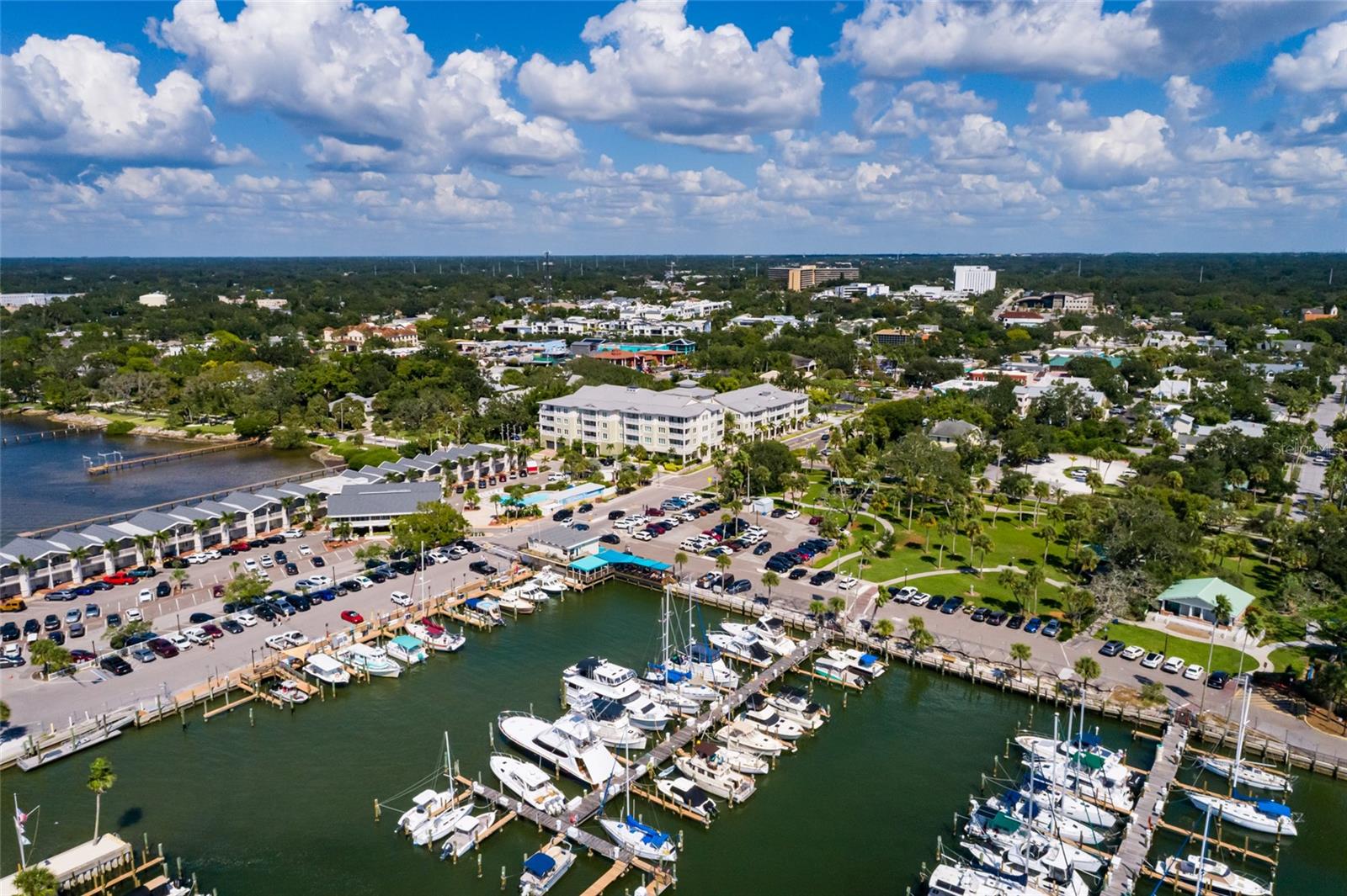VICTORIA PLACE CONDO - Residential Lease