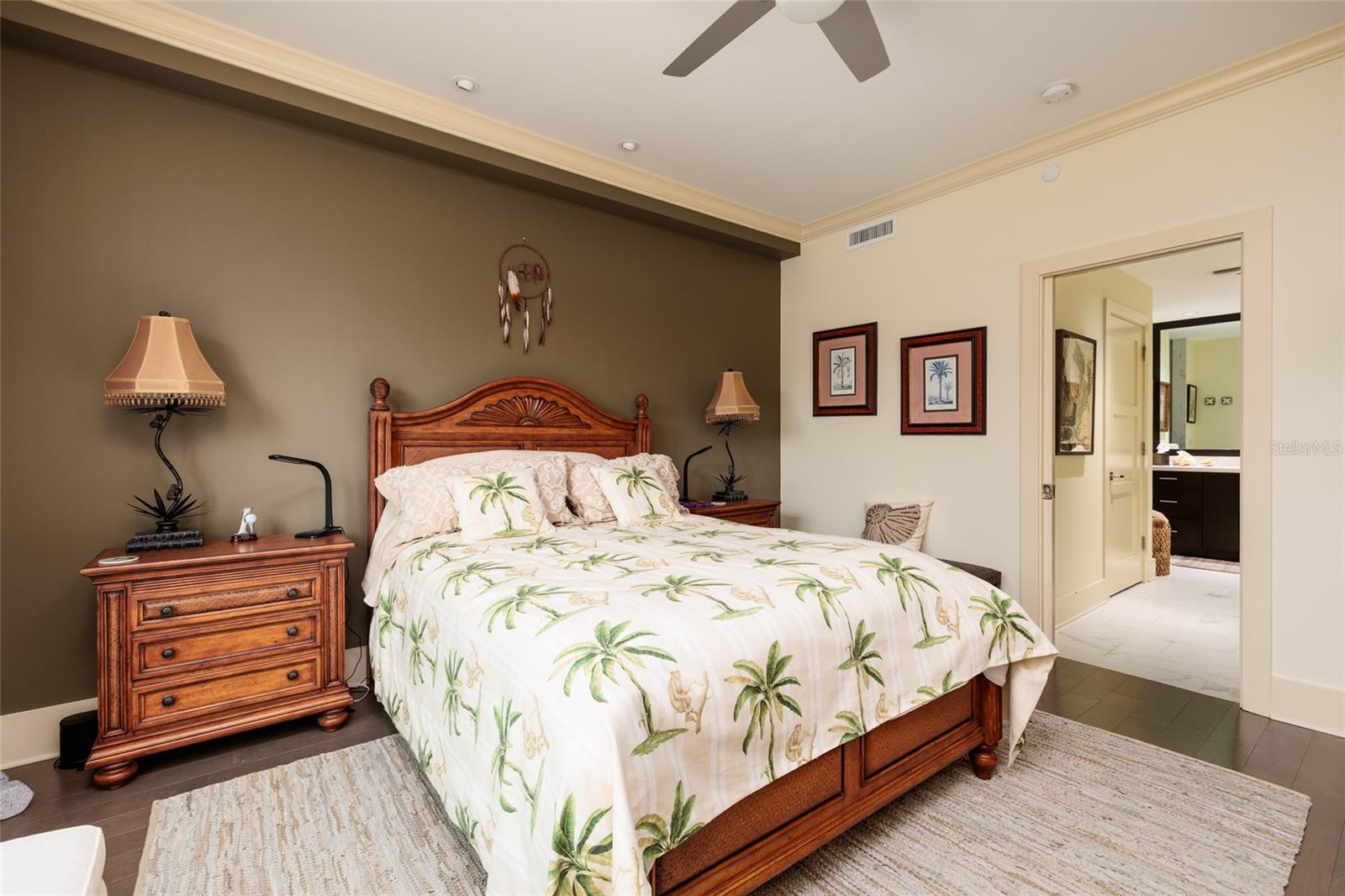 VICTORIA PLACE CONDO - Residential Lease