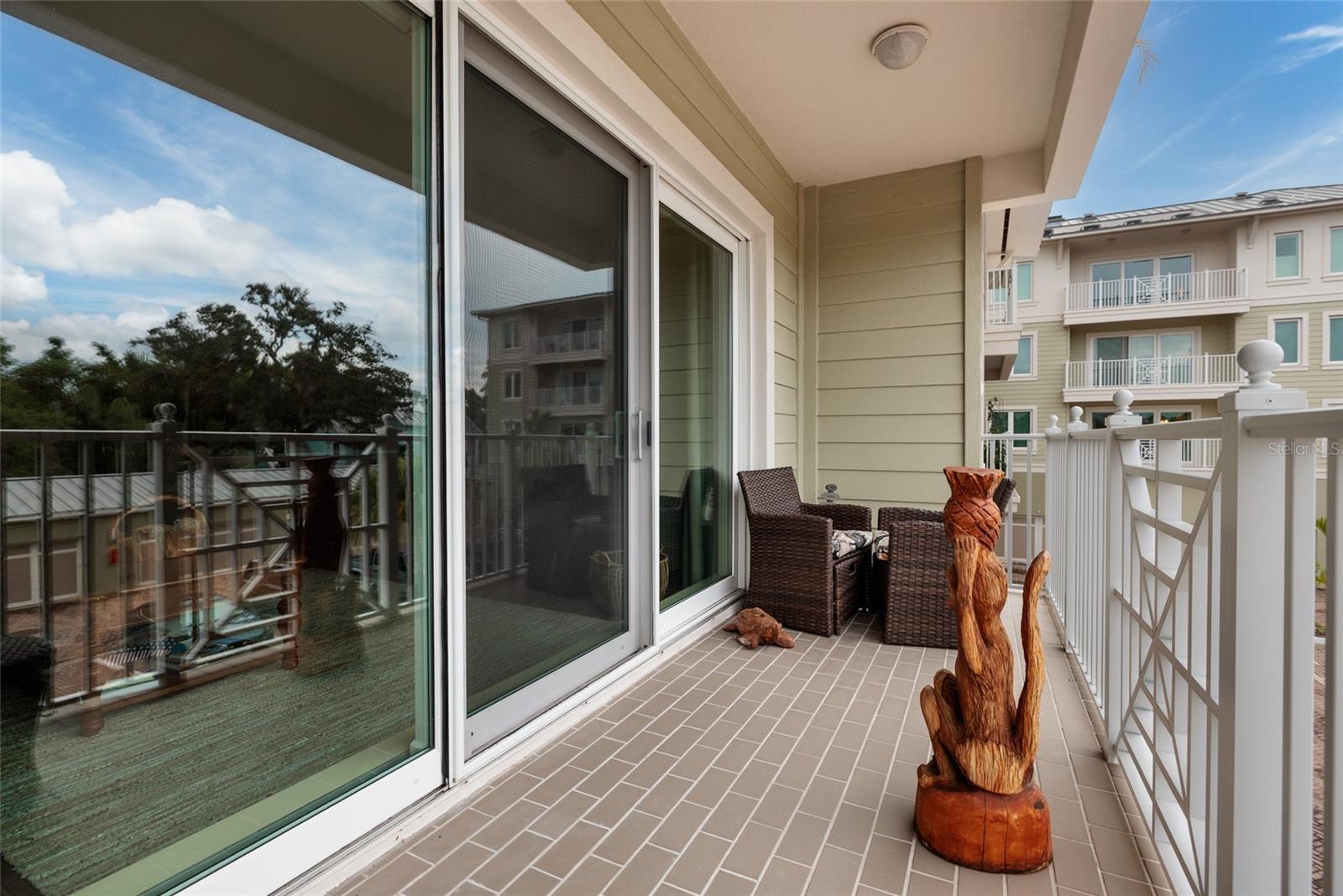 VICTORIA PLACE CONDO - Residential Lease