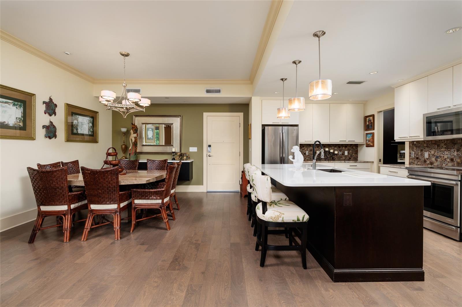 VICTORIA PLACE CONDO - Residential Lease