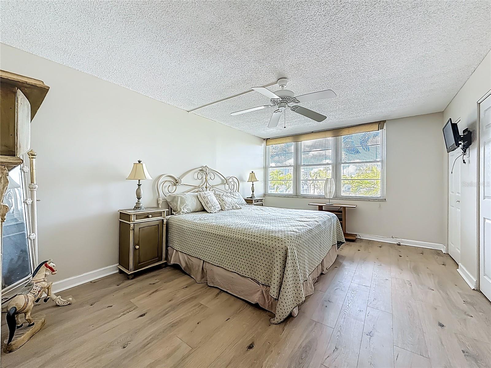 BAY ISLAND GROUP 6 - Residential