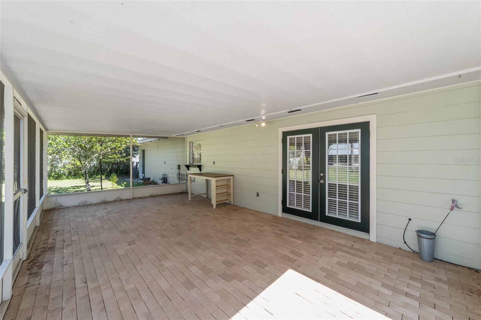 HIDDEN PINES - Residential Lease