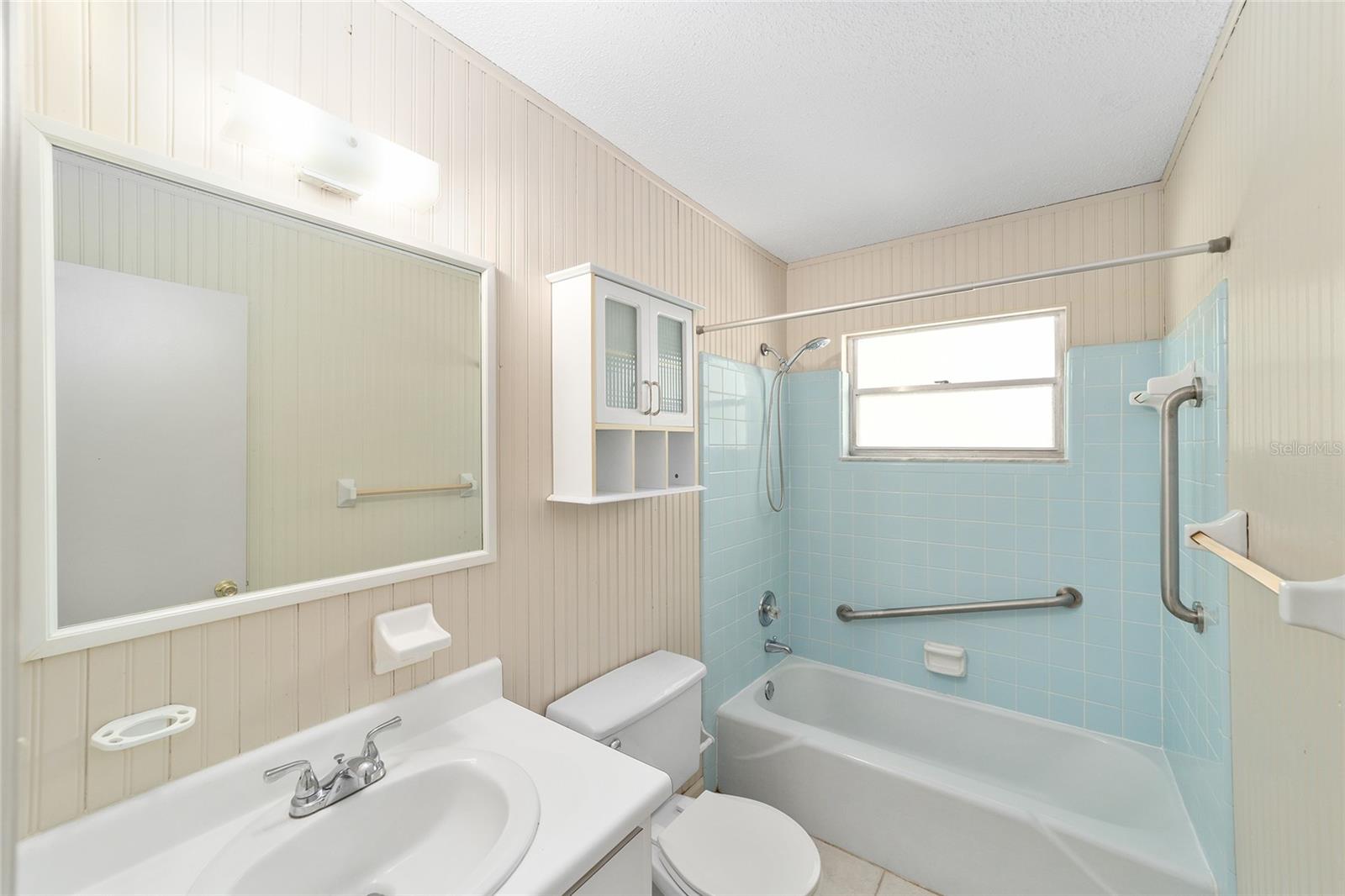 HIDDEN PINES - Residential Lease