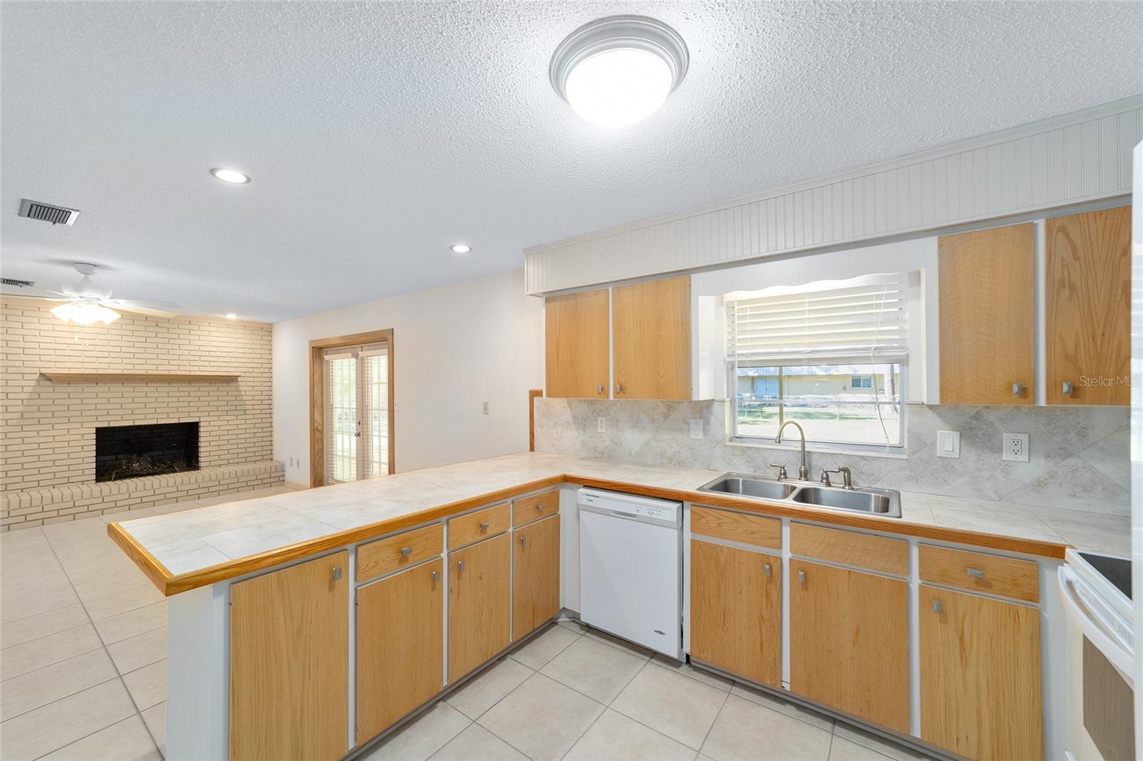 HIDDEN PINES - Residential Lease