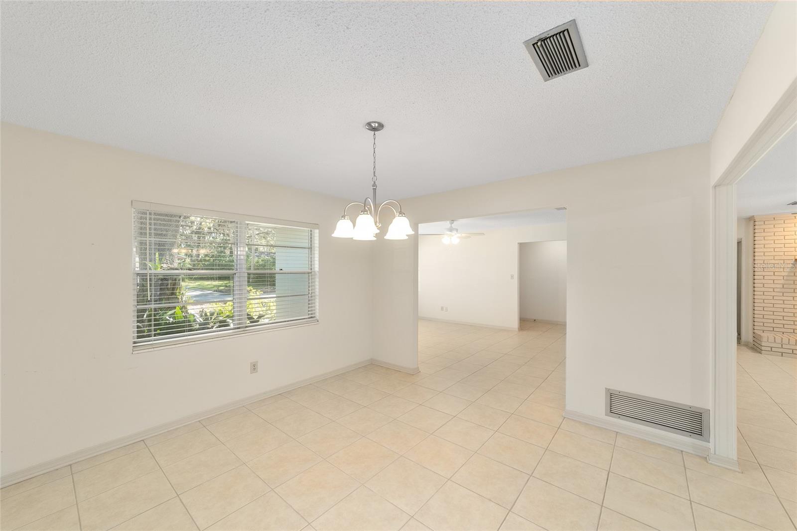 HIDDEN PINES - Residential Lease