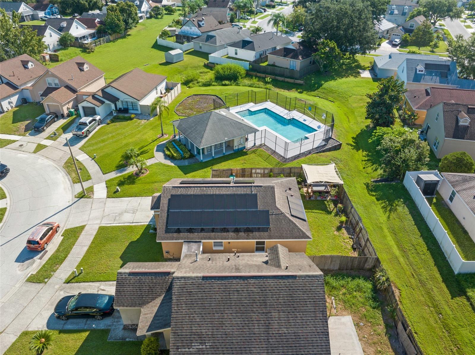 338 WINDFORD COURT