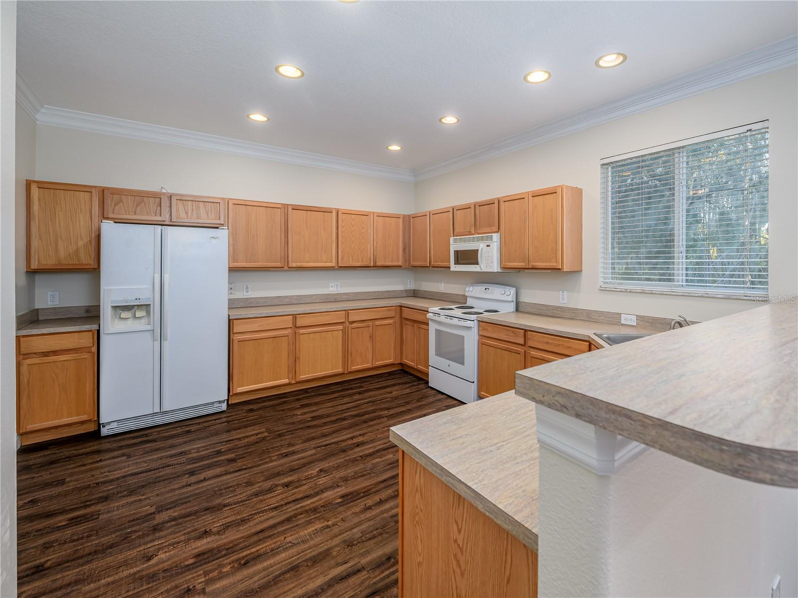 SEVEN OAKS A-9 B-12 B-13&P-13 - Residential Lease