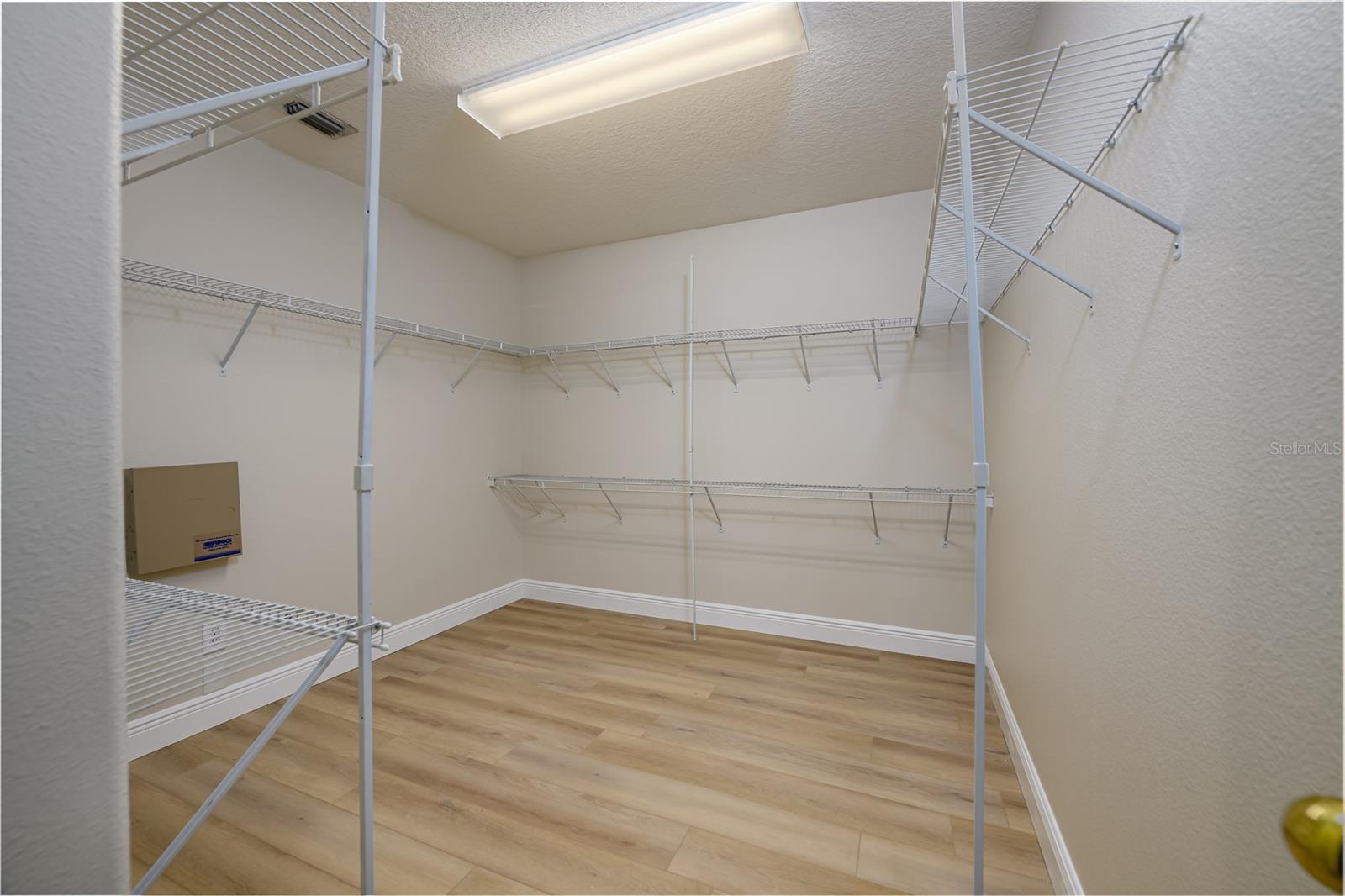 SEVEN OAKS A-9 B-12 B-13&P-13 - Residential Lease