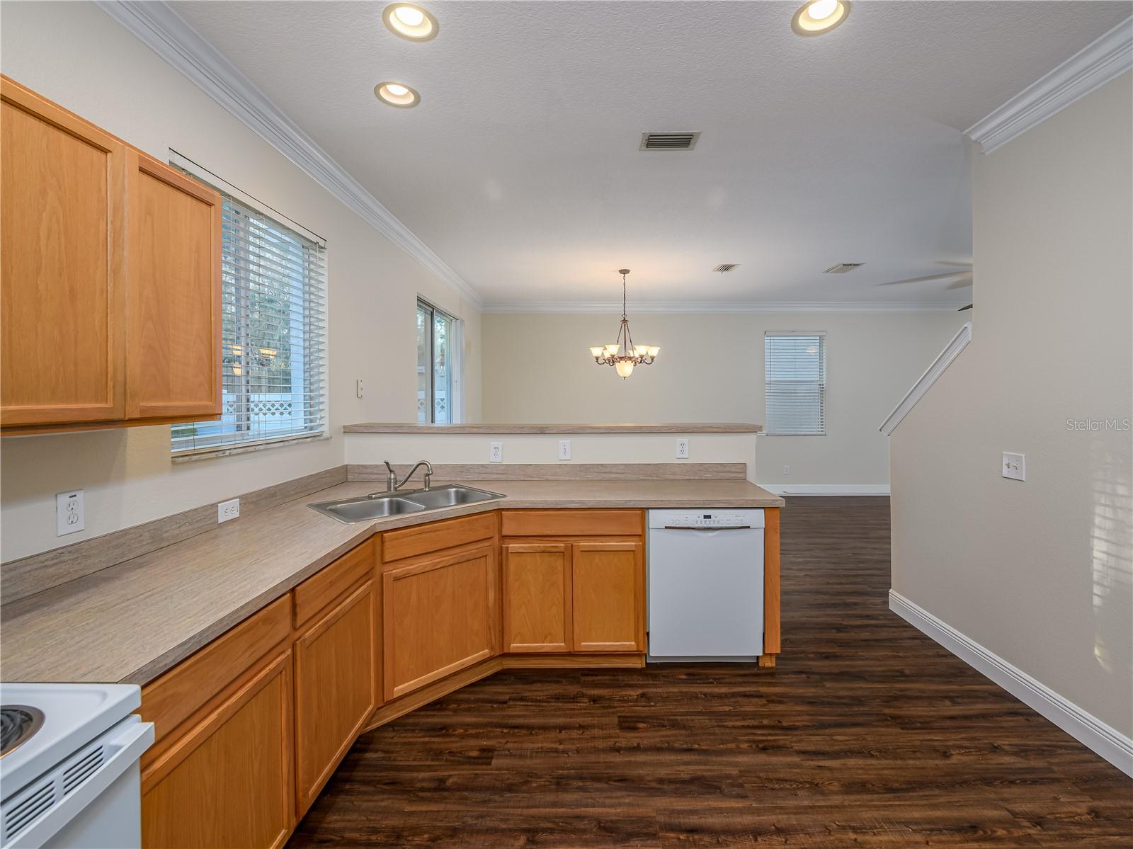 SEVEN OAKS A-9 B-12 B-13&P-13 - Residential Lease