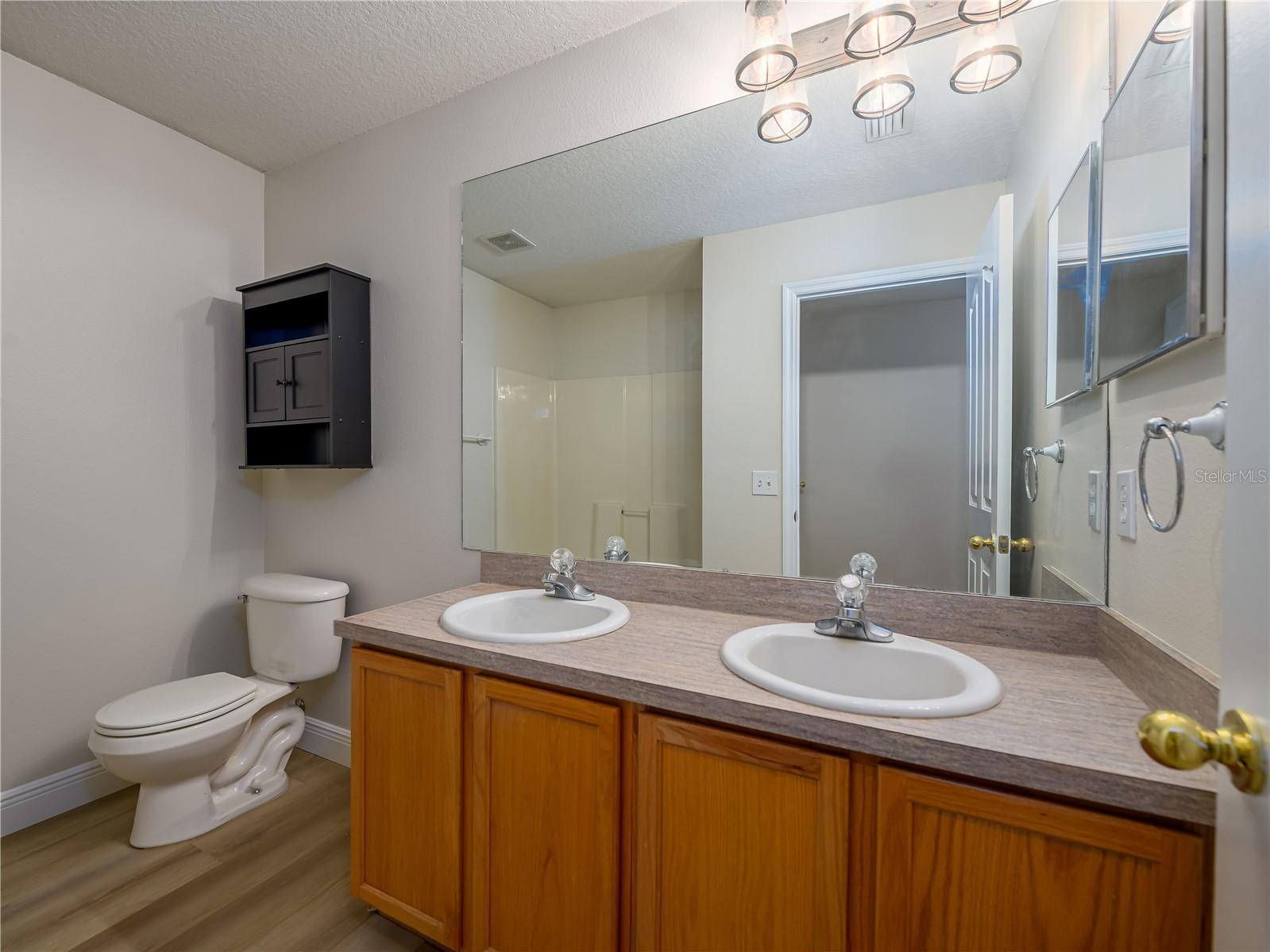 SEVEN OAKS A-9 B-12 B-13&P-13 - Residential Lease