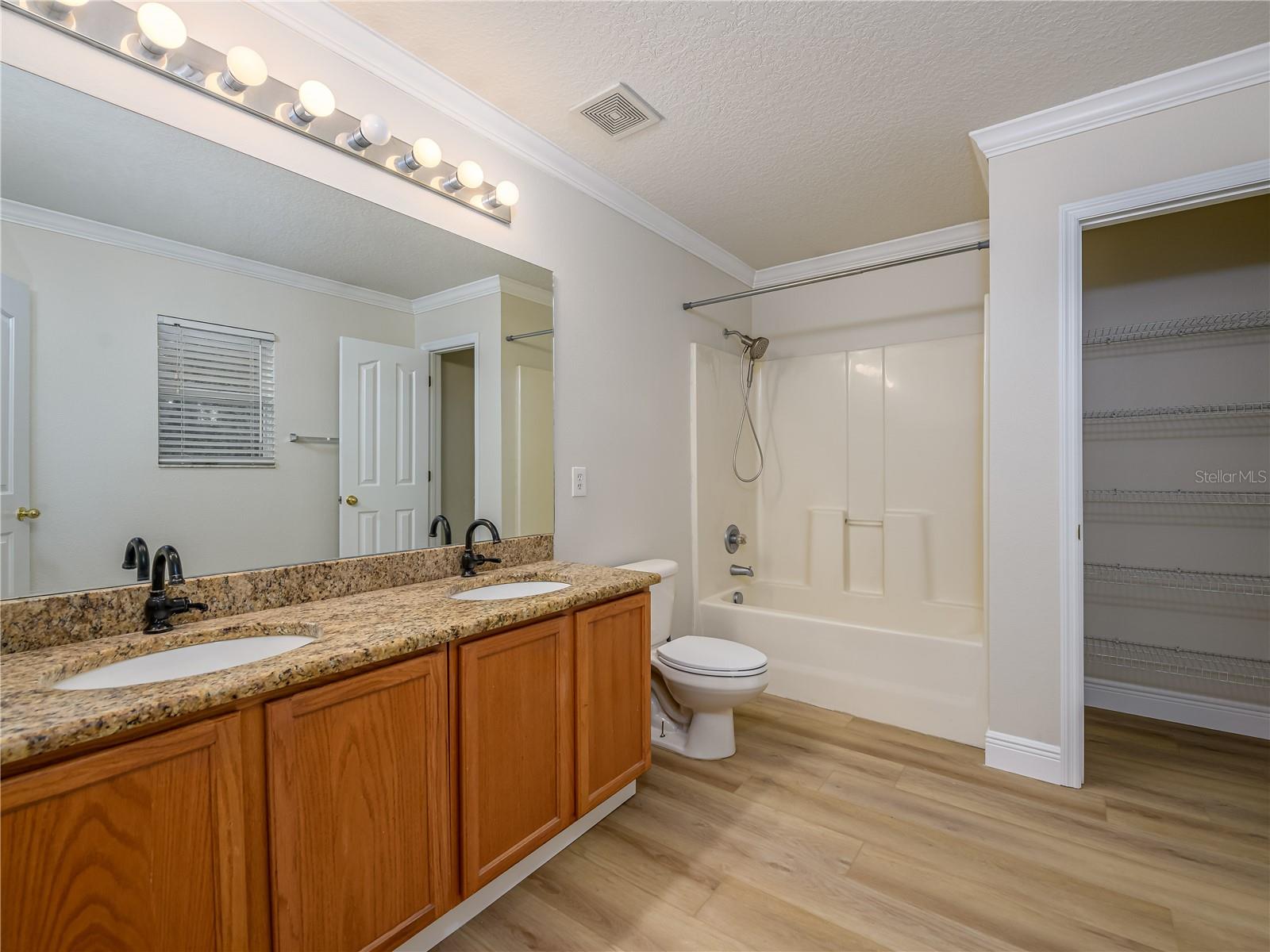 SEVEN OAKS A-9 B-12 B-13&P-13 - Residential Lease