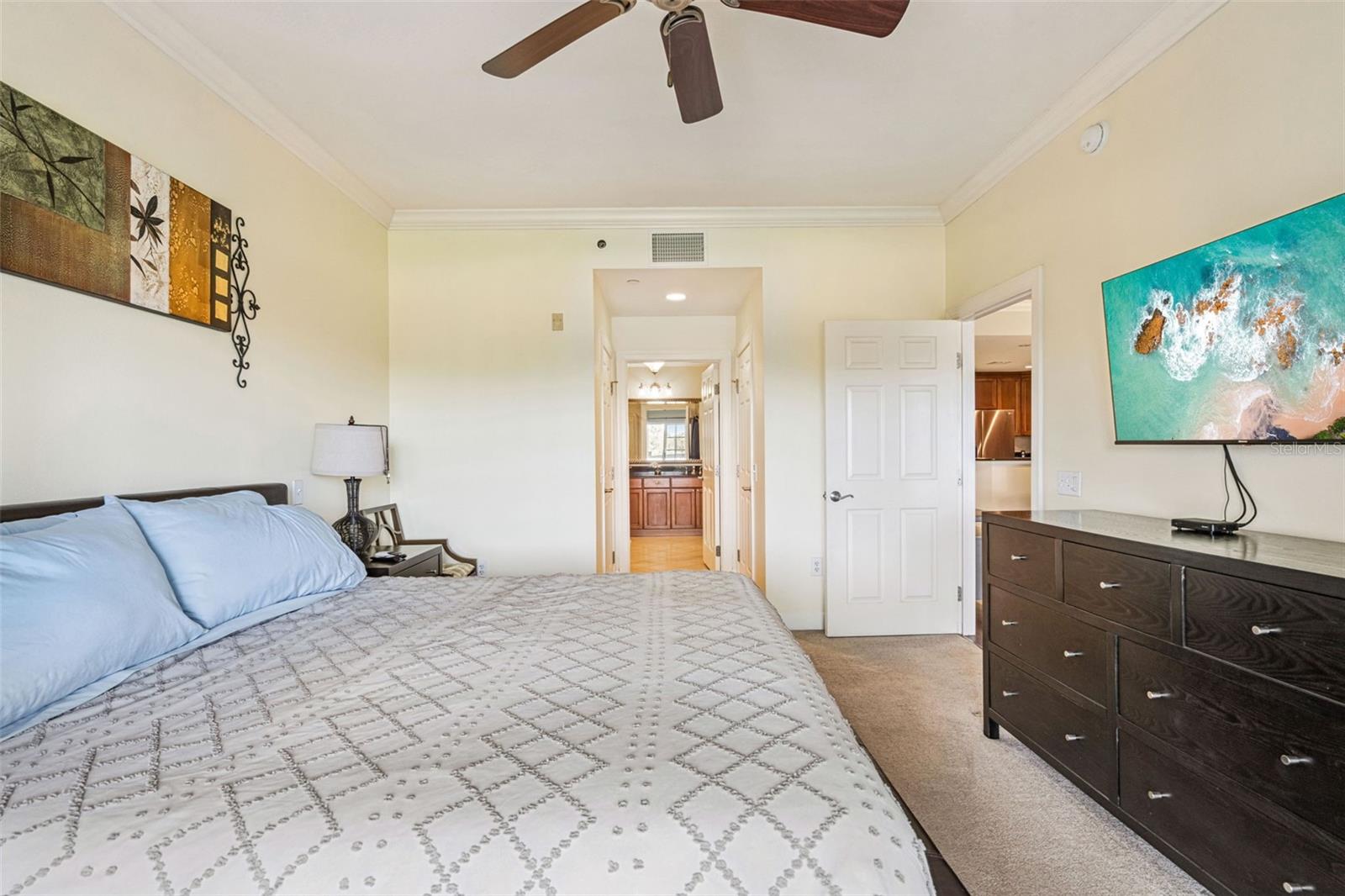 CENTRE COURT RDG CONDO PH 1 - Residential