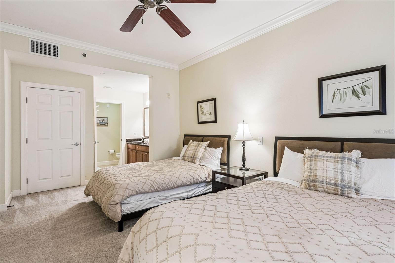 CENTRE COURT RDG CONDO PH 1 - Residential