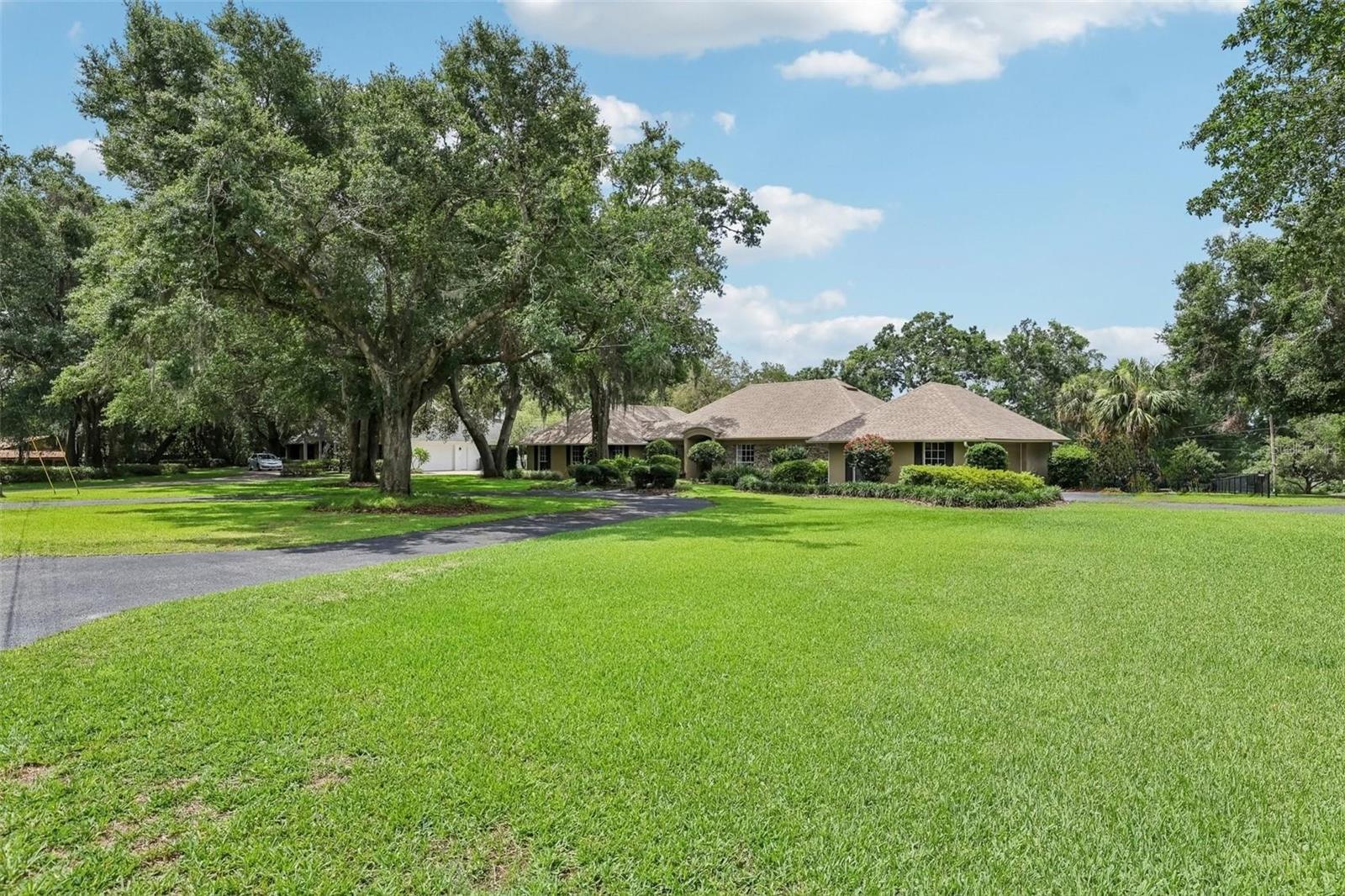 1930 COUNTRY CLUB ROAD